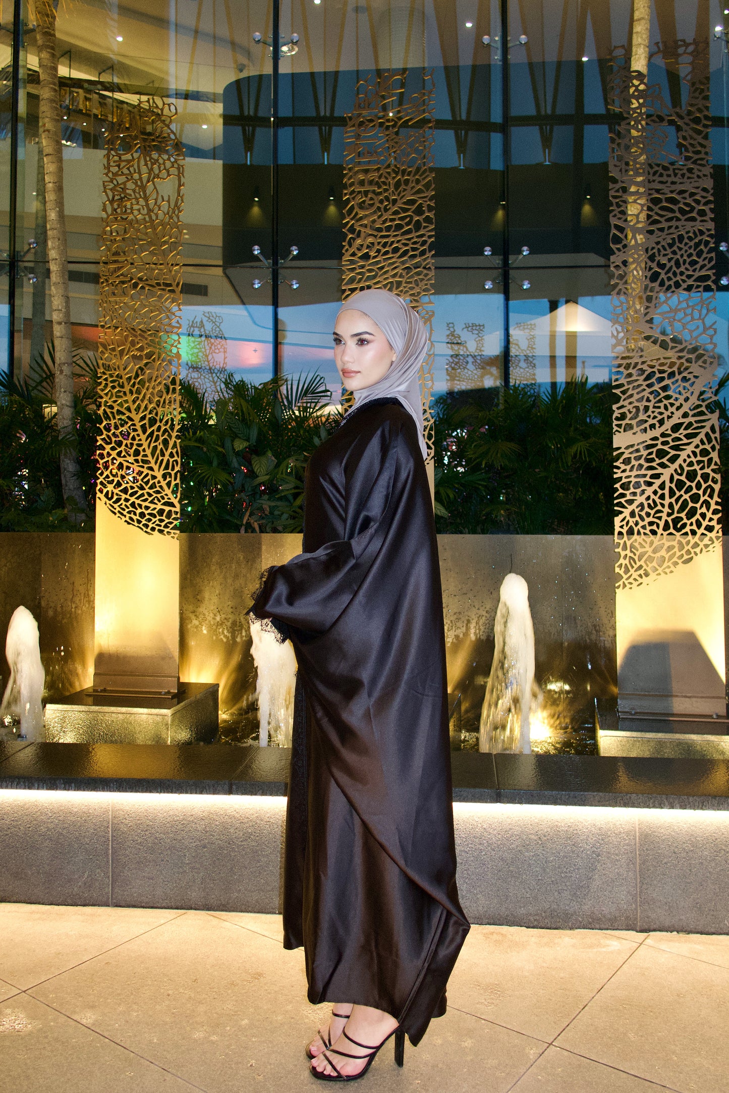 OBSIDIAN SILK ABAYA
