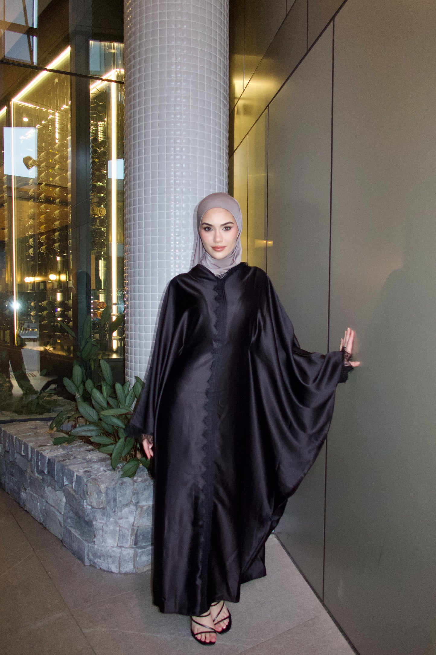 OBSIDIAN SILK ABAYA